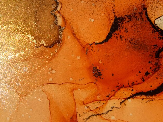 Streszczenie jasny błyszczący kolor płynnego tła ręcznie rysowane obraz alkoholowy ze złotymi smugami tekstury płynnego atramentu do projektowania tła
