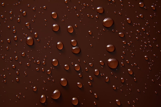 Zdjęcie streszczenie krople wody na brązowym tle makro pęcherzyki z bliska kosmetyczny płyn nawilżający krople płaski wzór świecki