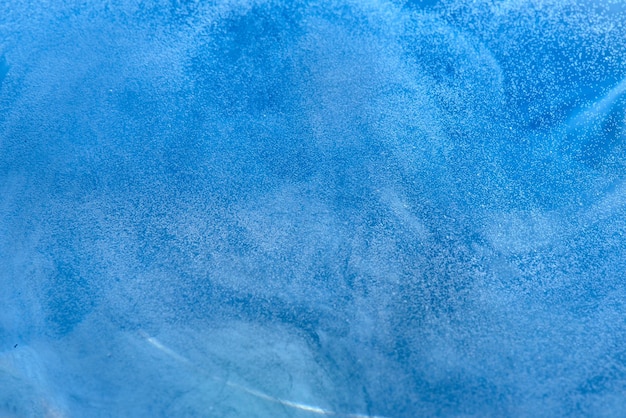 Streszczenie płyn niebieski ocean tło z bąbelkami. Świeże podwodne tło