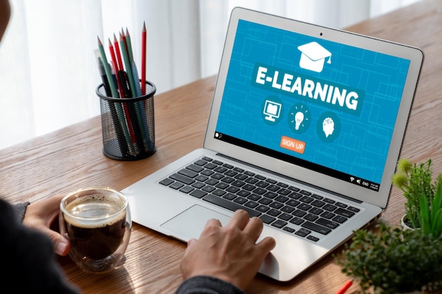 Strona e-learning z modnym oprogramowaniem dla uczniów do nauki online w sieci internetowej