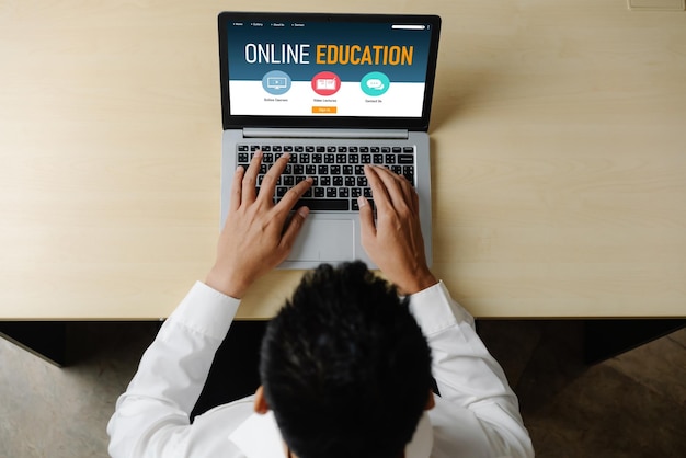 Strona e-learningowa z modnym oprogramowaniem dla studentów do nauki w Internecie