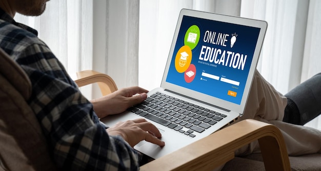 Strona E-learningowa Z Modnym Oprogramowaniem Umożliwiającym Studentom Naukę W Internecie