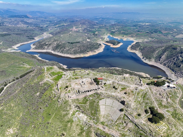 Strzelanie z lotu ptaka do starożytnego miasta Pergamon akropol. Izmir - Turcja