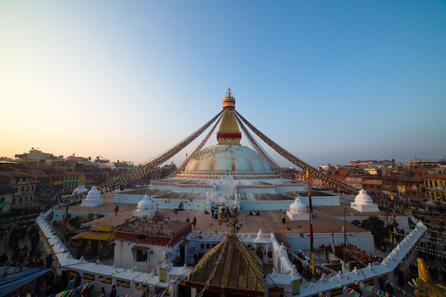 Stupa Boudhanath jest stupą w Katmandu.