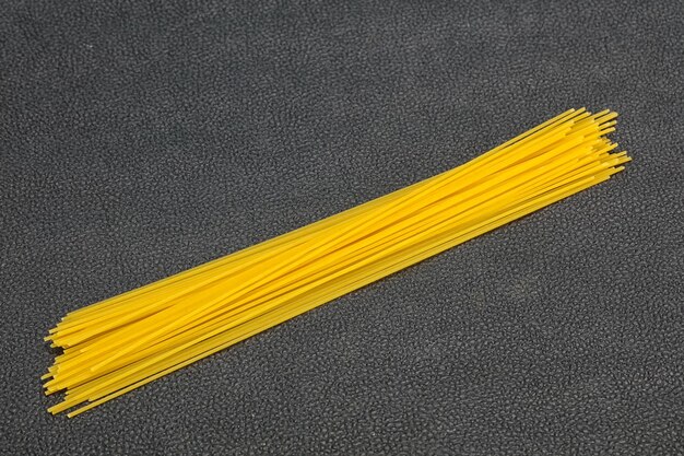Suche surowe spaghetti do kręgli