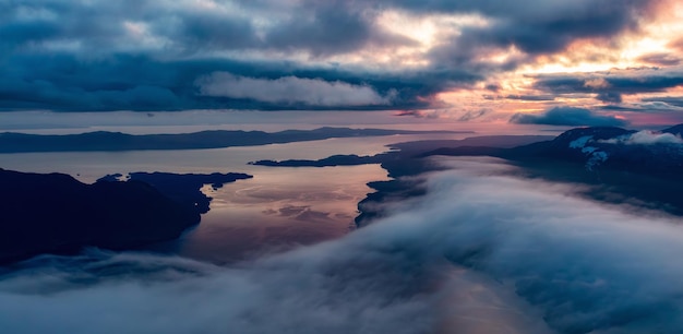 Zdjęcie sunshine coast bc canada powietrzne kanadyjskie tło przyrody