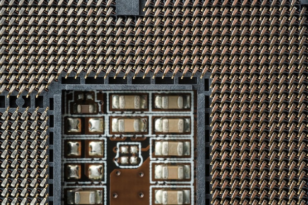 super makro szczegóły pinów przyłączeniowych mikroprocesora komputerowego od dołu;