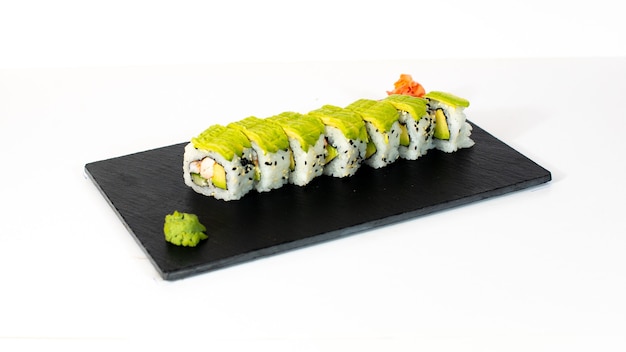 Sushi con aguacate y wasabi