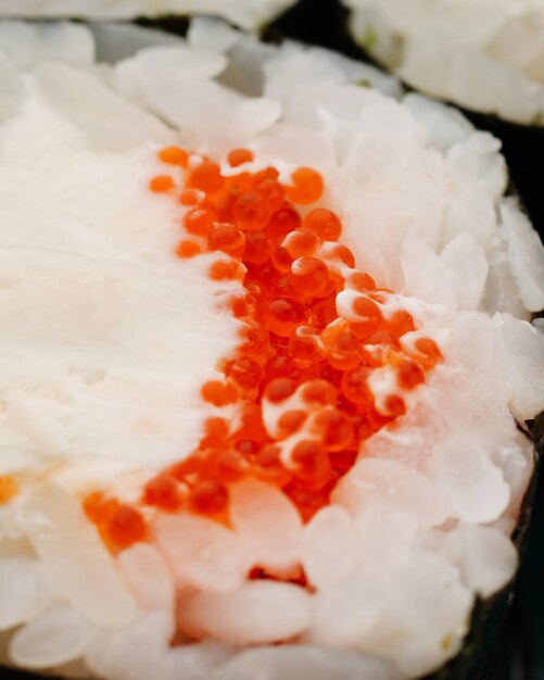 Zdjęcie sushi roll japońskie jedzenie morskie