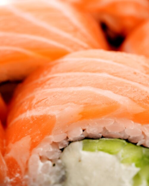 Zdjęcie sushi roll japońskie jedzenie morskie