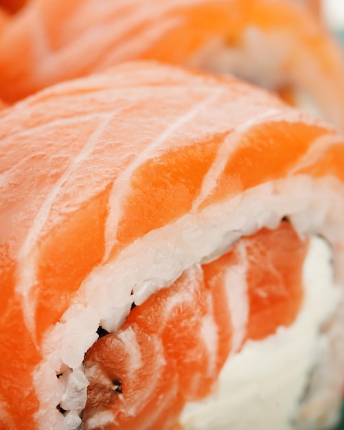 Zdjęcie sushi roll japońskie jedzenie morskie