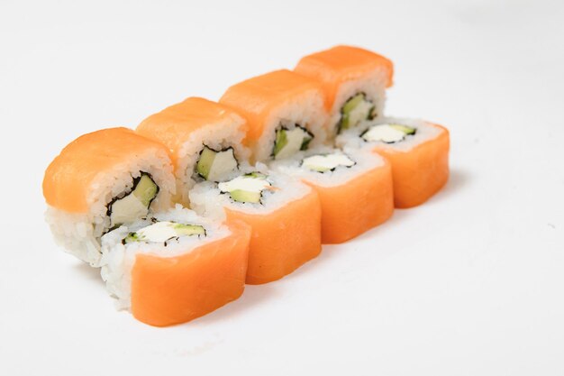 Sushi Roll Na Białym Tle