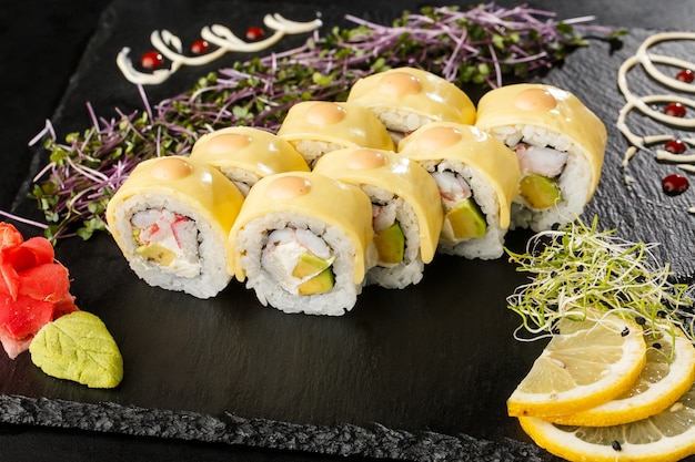 Sushi Rolls z serem topionym, serem cheddar, serem amerykańskim