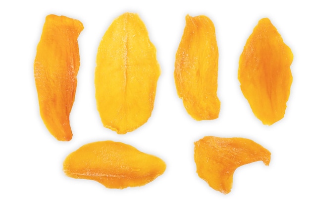 Suszone mango leżało na białym talerzu