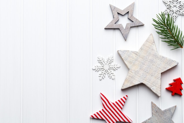 Świąteczna kartka z życzeniami z rustykalnymi dekoracjami świątecznymi