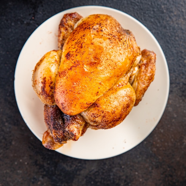 świąteczny kurczak lub mięso z indyka nowy rok stół poczęstunek kokietka z kurczaka świeża przekąska posiłek