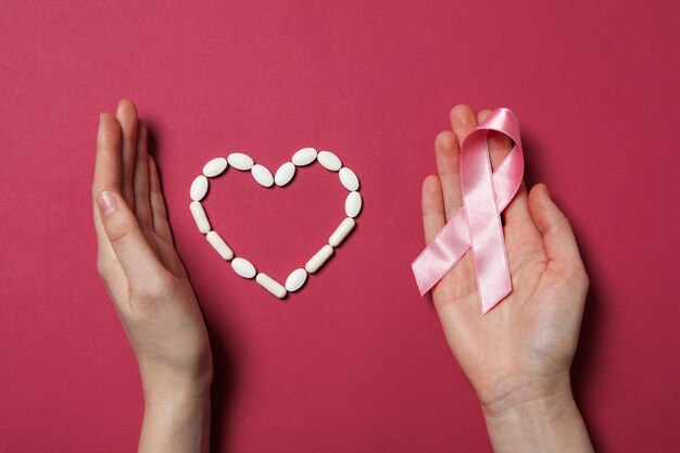 Światowy dzień walki z rakiem koncepcja kobiecego raka