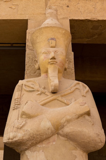 Świątynia Królowej Hatszepsut Widok świątyni w skale w Egipcie