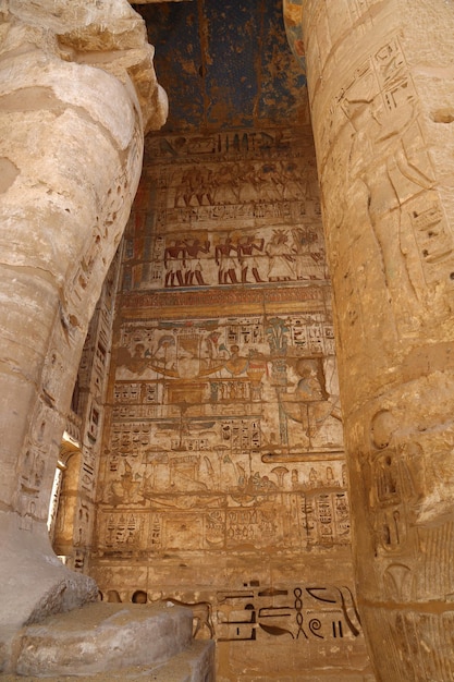 Świątynia Medinet Habu W Luksorze W Egipcie