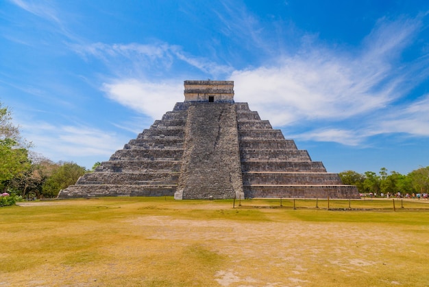 Świątynia Piramida Kukulcan El Castillo Chichen Itza Jukatan Meksyk Cywilizacja Majów