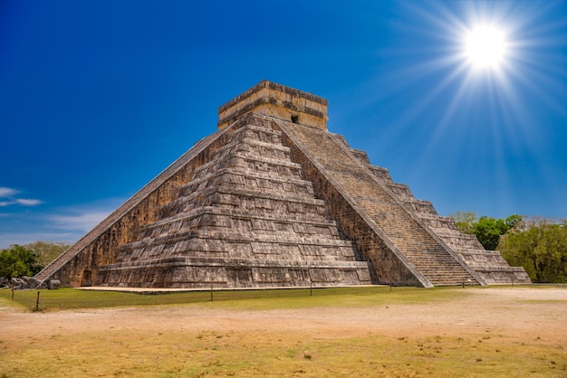 Świątynia Piramida Kukulcan El Castillo Chichen Itza Jukatan Meksyk Cywilizacja Majów