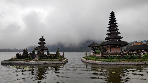 Zdjęcie Świątynia pura ulun danu na bali