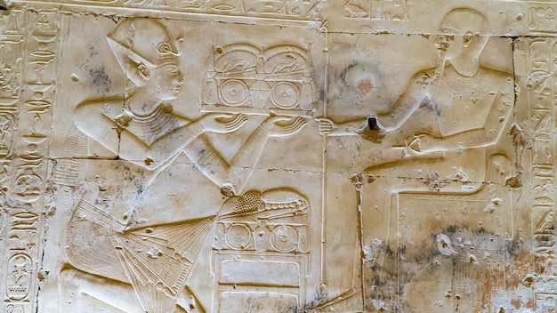 Świątynia Setiego I w Abydos Dzisiaj Abydos wyróżnia się świątynią pamięci Setiego I
