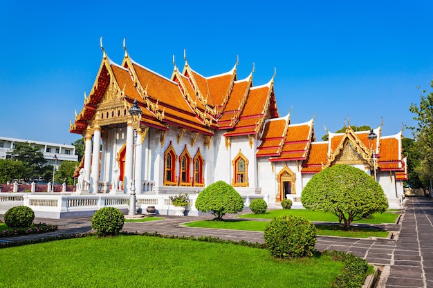 Świątynia Wat Benchamabophit Dusitvanaram w Bangkoku, Tajlandia. Znana również jako Marmurowa Świątynia.