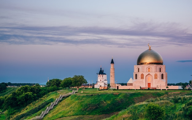 Świątynie i budynki fortu Bolghar Hill, Rusiia.