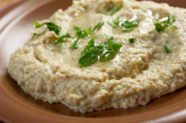 Świeża domowa Baba Ghanoush.Tradycyjny libański