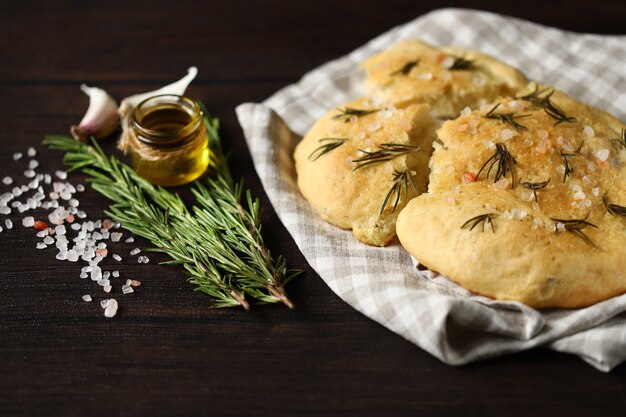 Świeża Domowa Focaccia Z Rozmarynem I Solą Morską