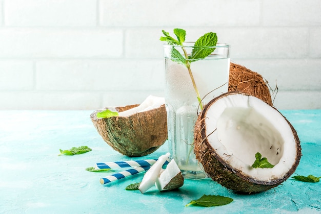 Świeża woda kokosowa