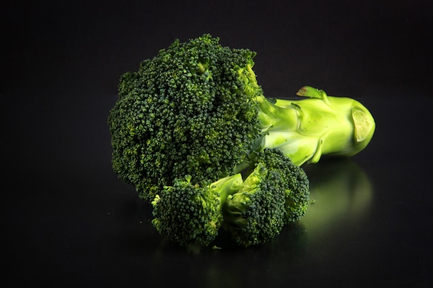 świeże brokuły