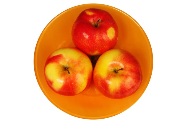 Świeże jabłka w talerzu