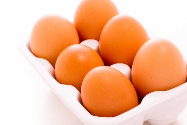 Świeże jaja dostarczane z lokalnej farmy.