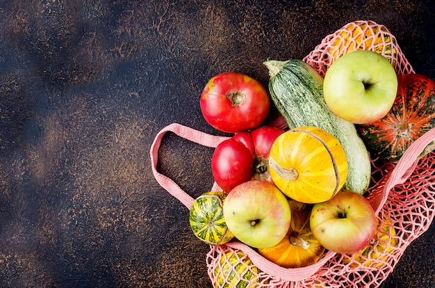 Świeże Organiczne Warzywa, W Bawełnianej Ekologicznej Torbie