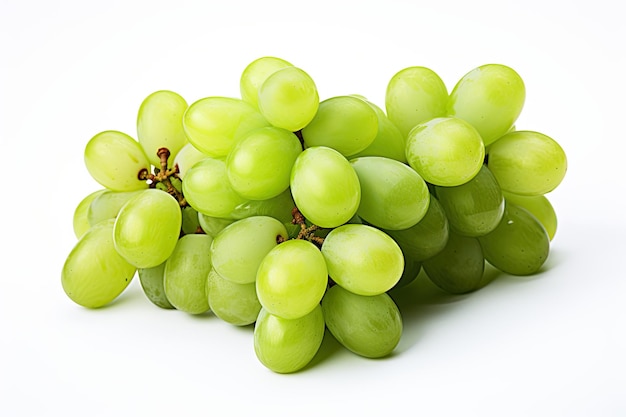 Świeże zielone winogrona izolowane na białym tle
