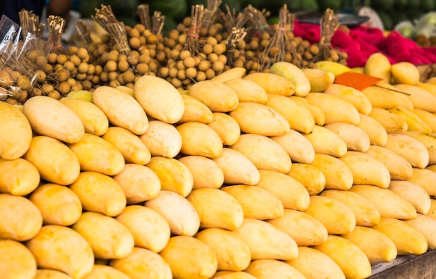 Zdjęcie Świeże, żółte mango