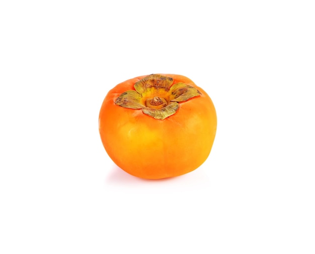 Świezi dojrzali persimmons odizolowywający na białym tle