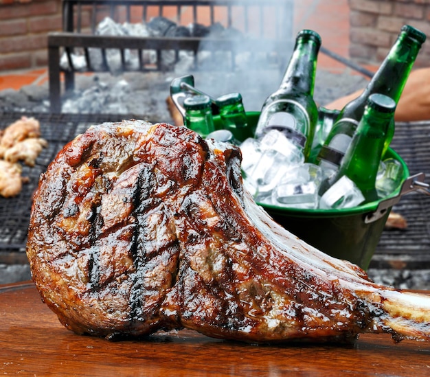 Świeżo Grillowane Steki Tomahawk