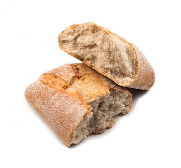 Świeży chleb na białym tle