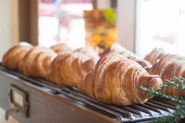 Świeży piec croissant dla sprzedaży