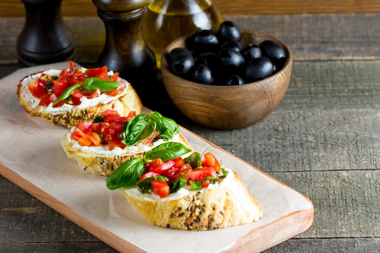Zdjęcie świeży pomidor i ser świeży bruschetta.