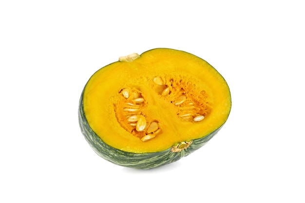 Świeżych Plasterkach Dyni Japoński (kabocha Squash) Na Białym Tle