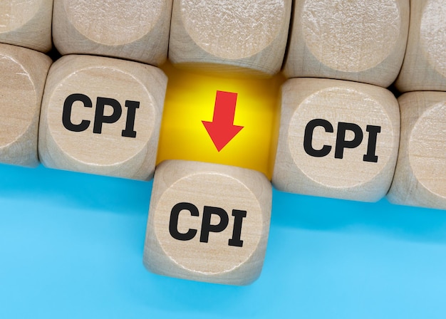 Symbol indeksu cen konsumpcyjnych CPI Drewniane klocki z napisem „CPI”