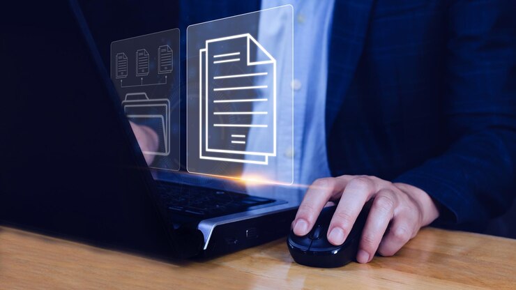 Zdjęcie system zarządzania dokumentami dms jest instalowany konsultant it pracujący na laptopie w biurze oprogramowanie do archiwizacji wyszukiwania informacji o plikach firmowych i zarządzania nimi
