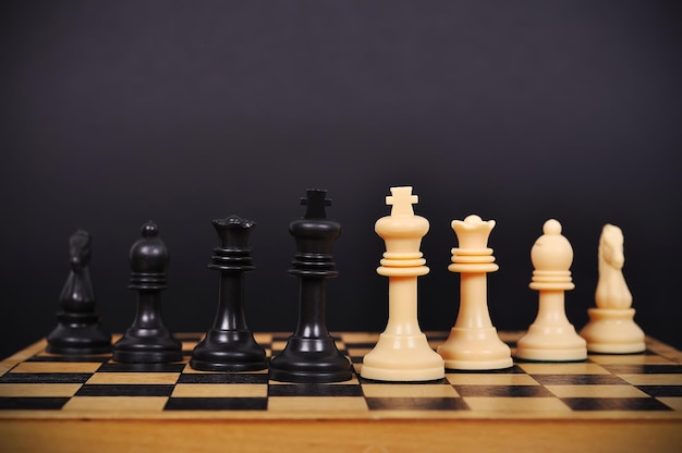 Szachownica z szachami