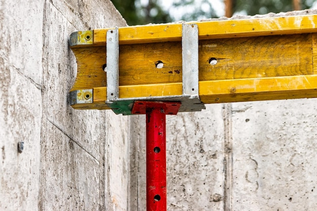 Szalunek Do Wylania Drugiego Piętra Budynku Monolitycznego Wzmocnienie ścian I Stropu Prace Monolityczne Przy Budowie Budynku W Zbliżeniu Technologie Budowlane