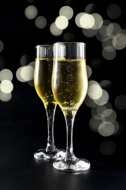 Zdjęcie szampański i świąteczny wystrój
