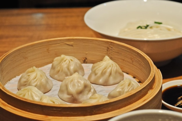 Szanghajska Mini Bułka Xiao Long Bao Ze Zwykłym Makaronem